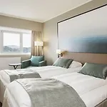 Отель Quality Grand