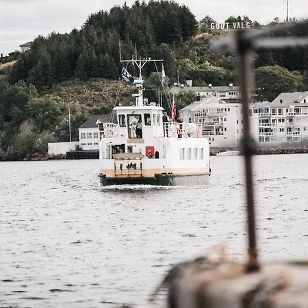 Quality Grand Hotell 4*